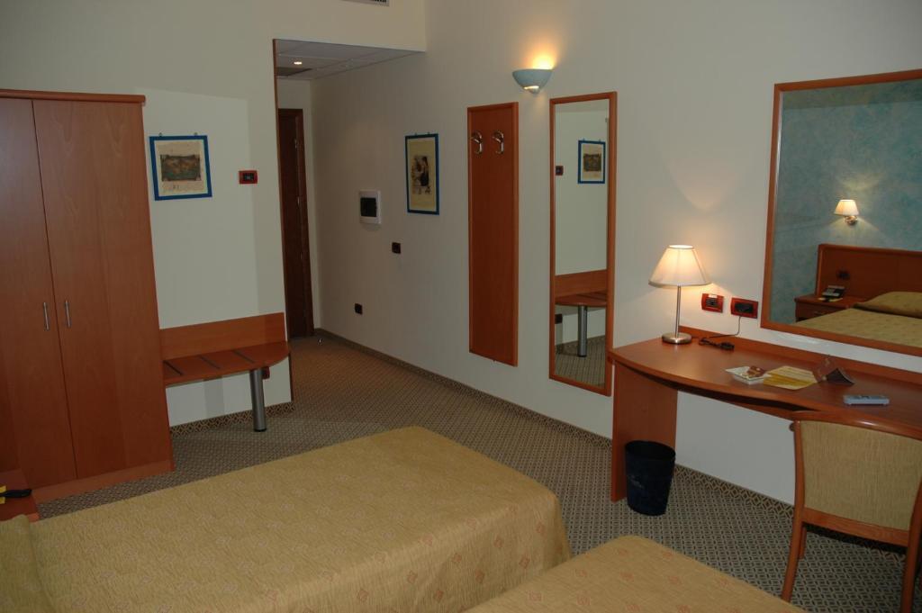 Hotel Brindor Poirino Bilik gambar