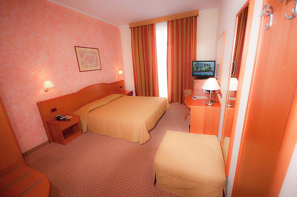 Hotel Brindor Poirino Luaran gambar