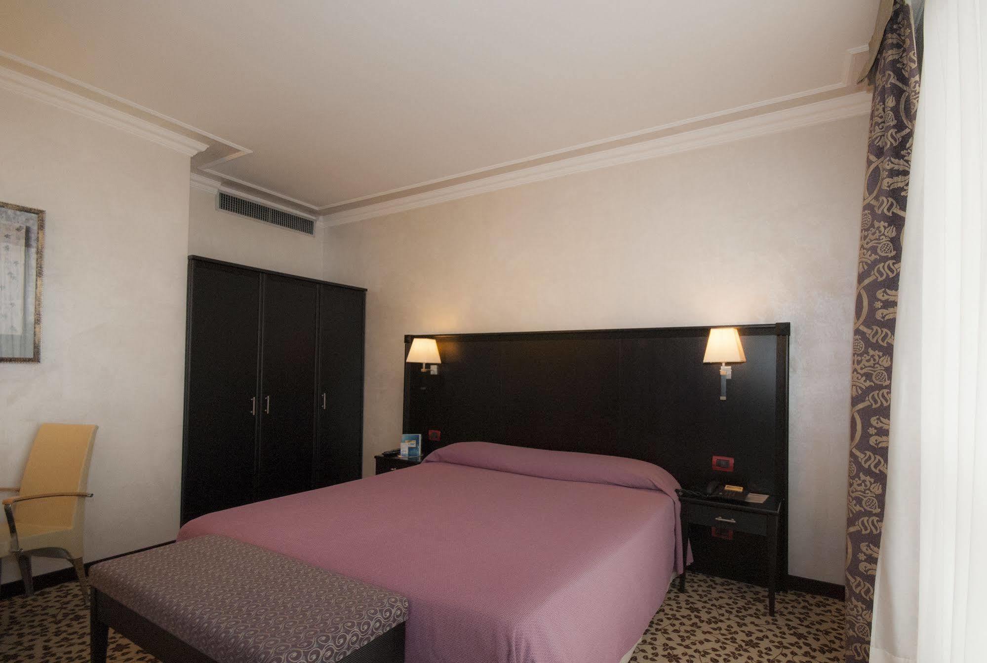 Hotel Brindor Poirino Luaran gambar