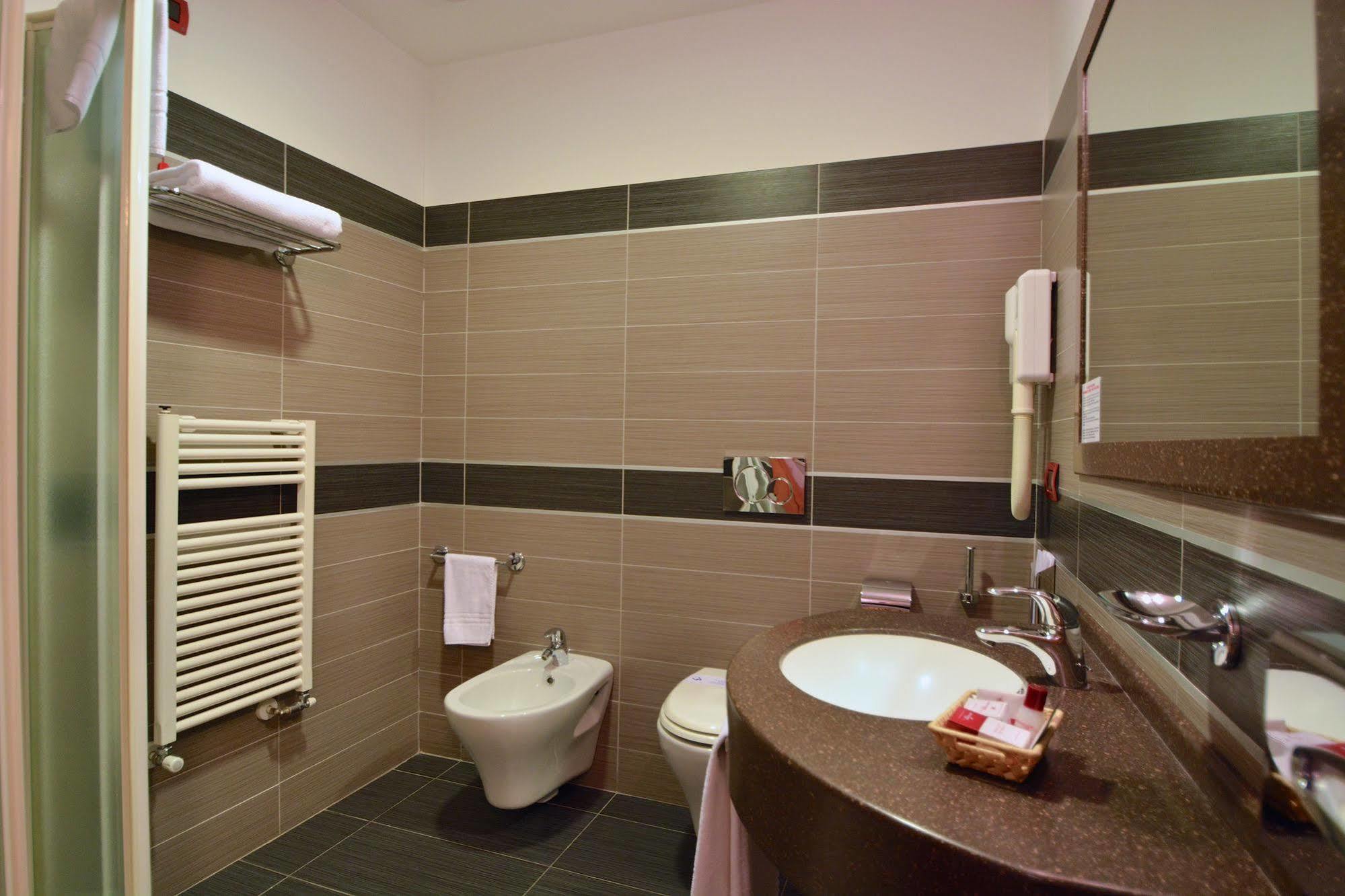 Hotel Brindor Poirino Luaran gambar