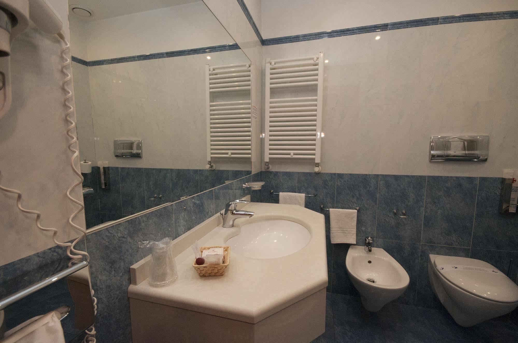 Hotel Brindor Poirino Luaran gambar