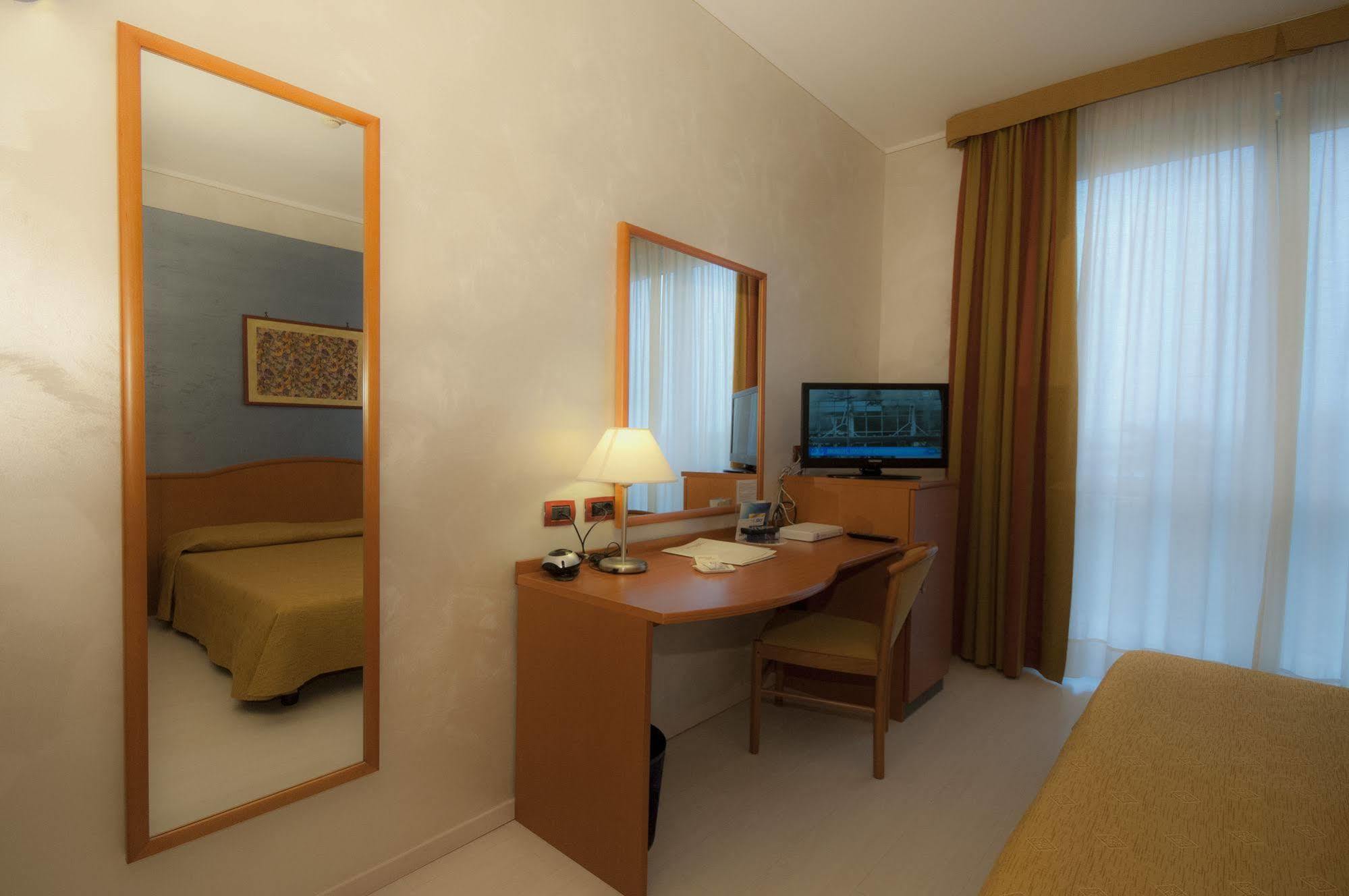 Hotel Brindor Poirino Luaran gambar