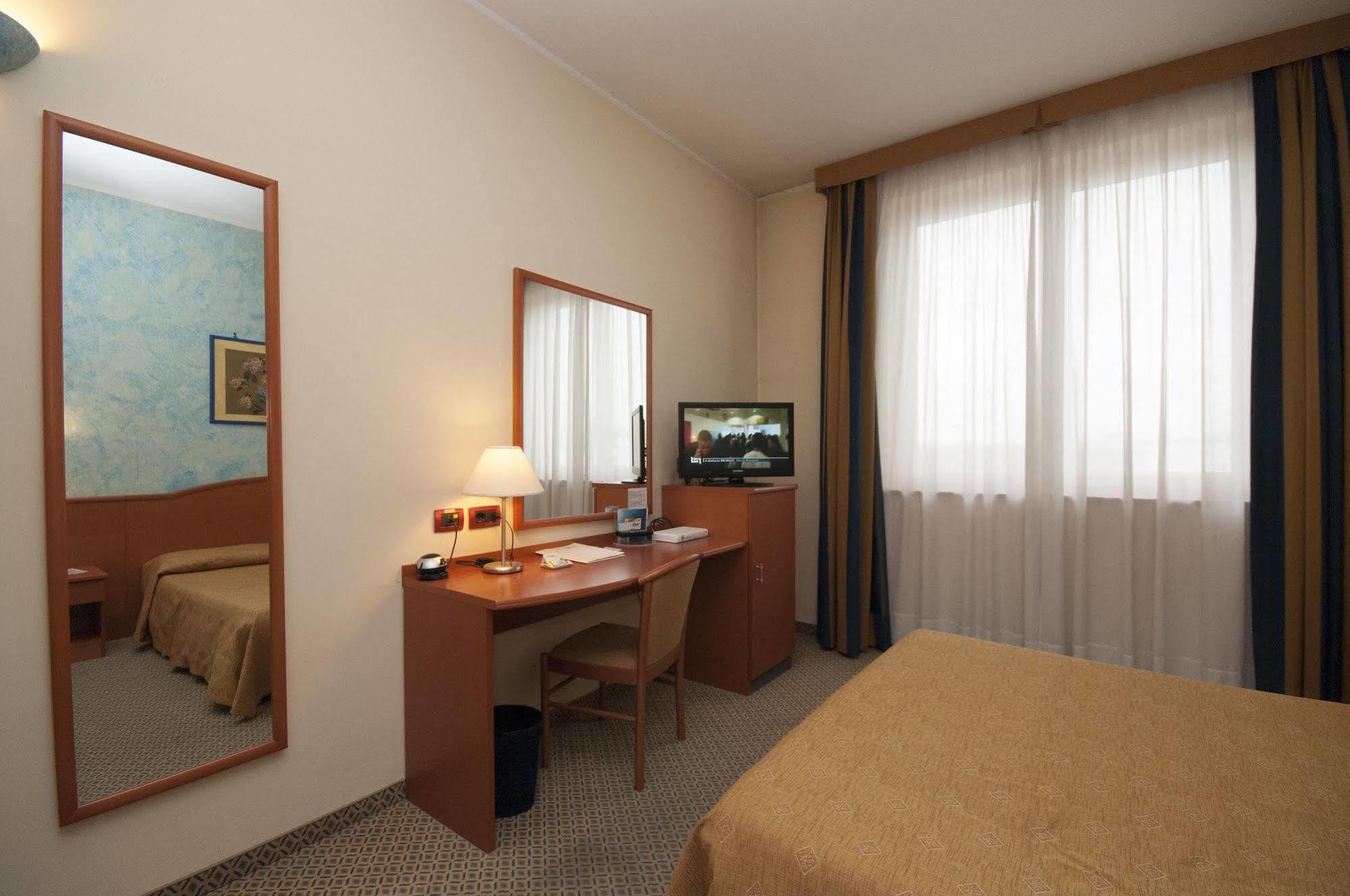 Hotel Brindor Poirino Luaran gambar
