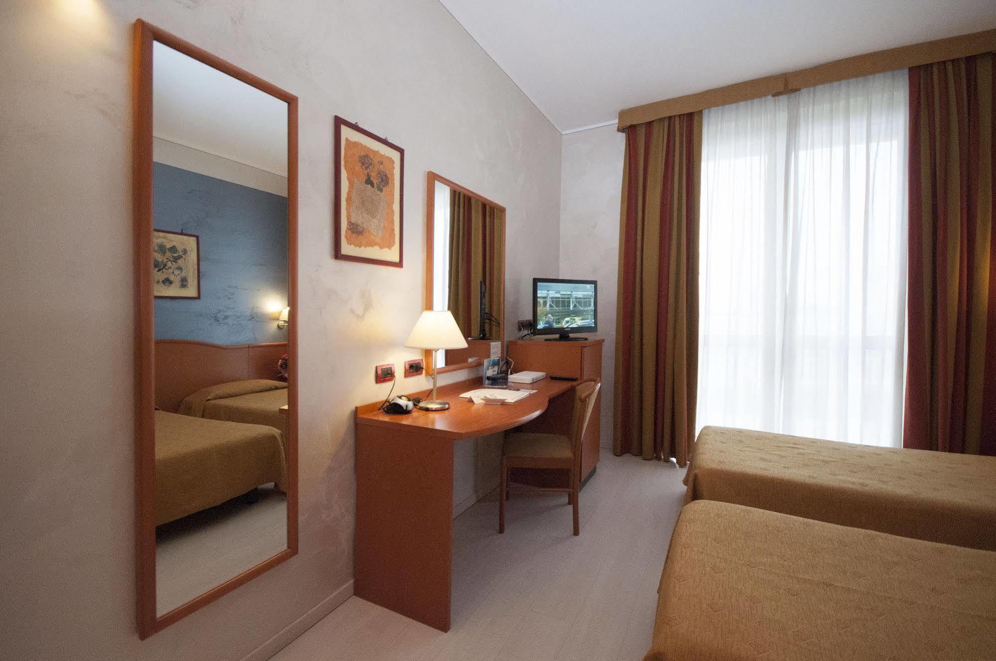 Hotel Brindor Poirino Luaran gambar