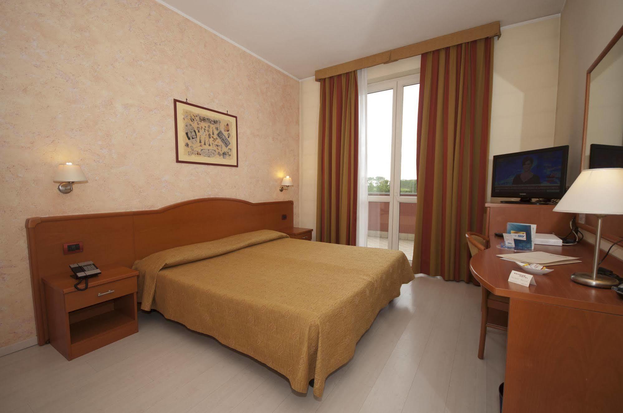 Hotel Brindor Poirino Luaran gambar